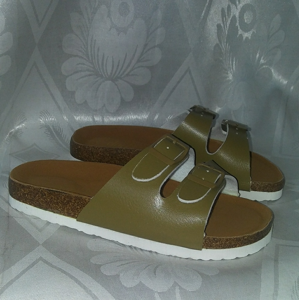 💞Kids Slip On Golden Brown Sandals💞